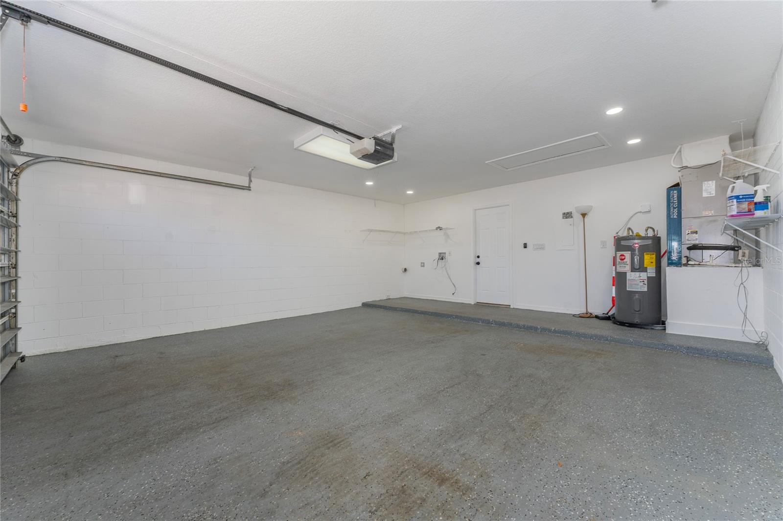 Image 22 of 27 For 760 Country Woods Circle