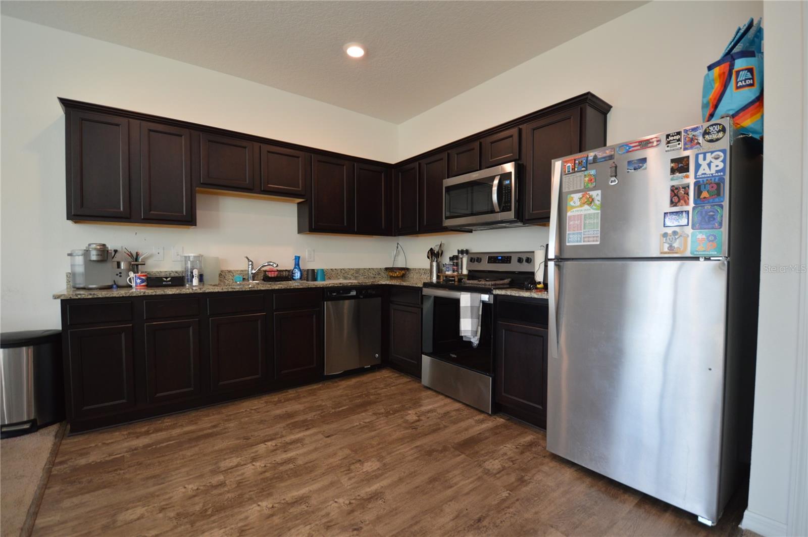 Image 6 of 30 For 855 Grandin Street