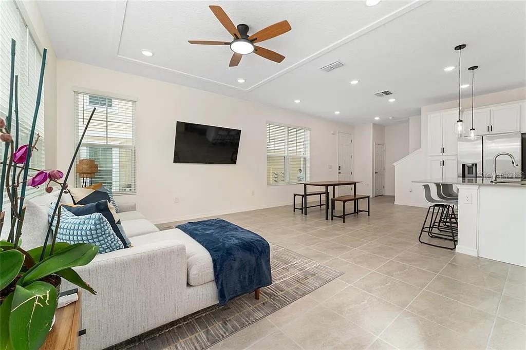 Image 5 of 29 For 7036 Twilight Bay Drive