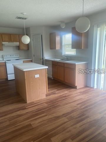 Image 2 of 9 For 558 Peace Drive