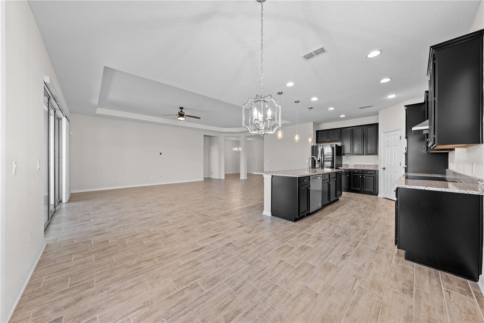 Image 16 of 61 For 1833 Henley Street