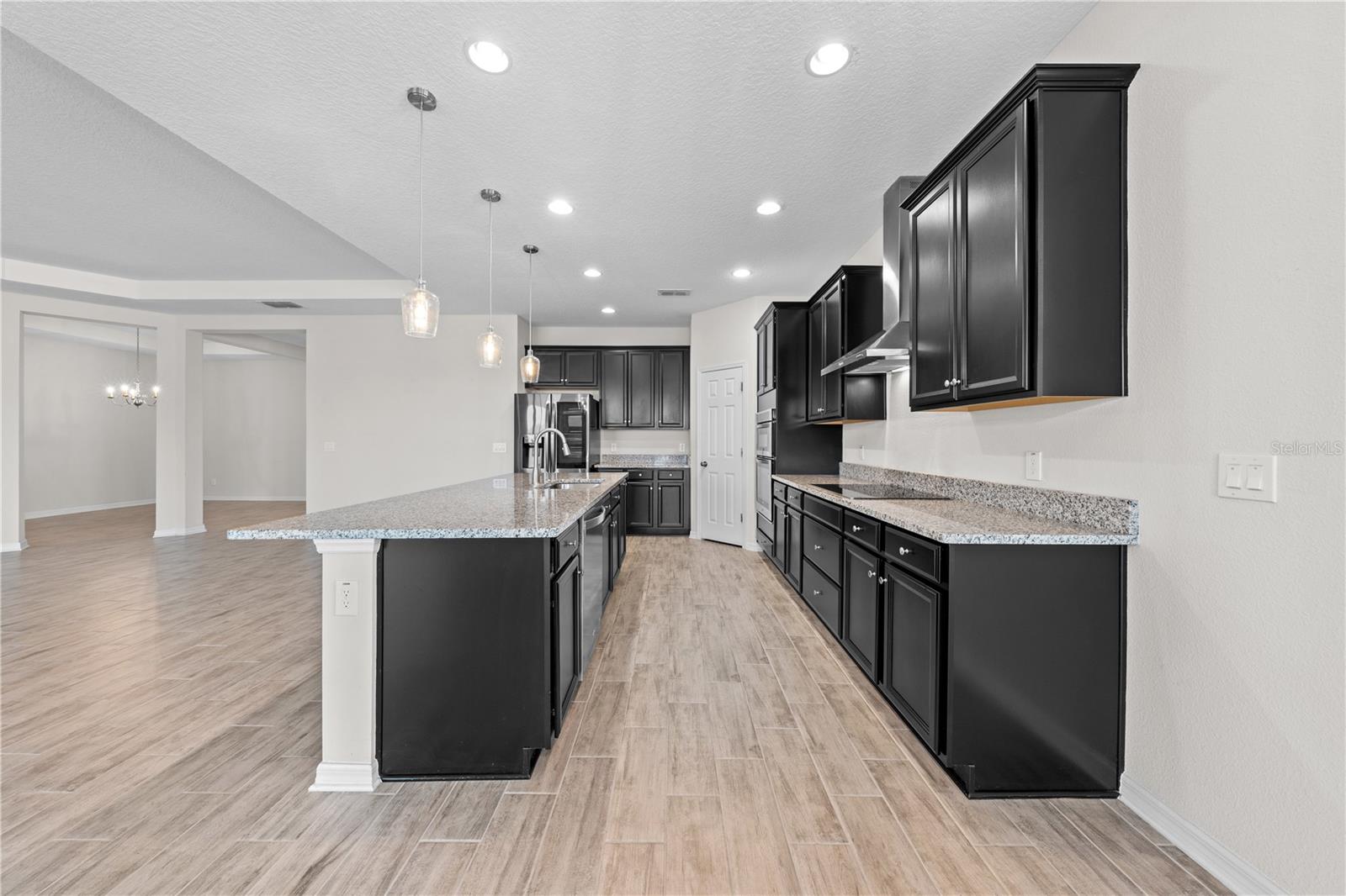 Image 17 of 61 For 1833 Henley Street