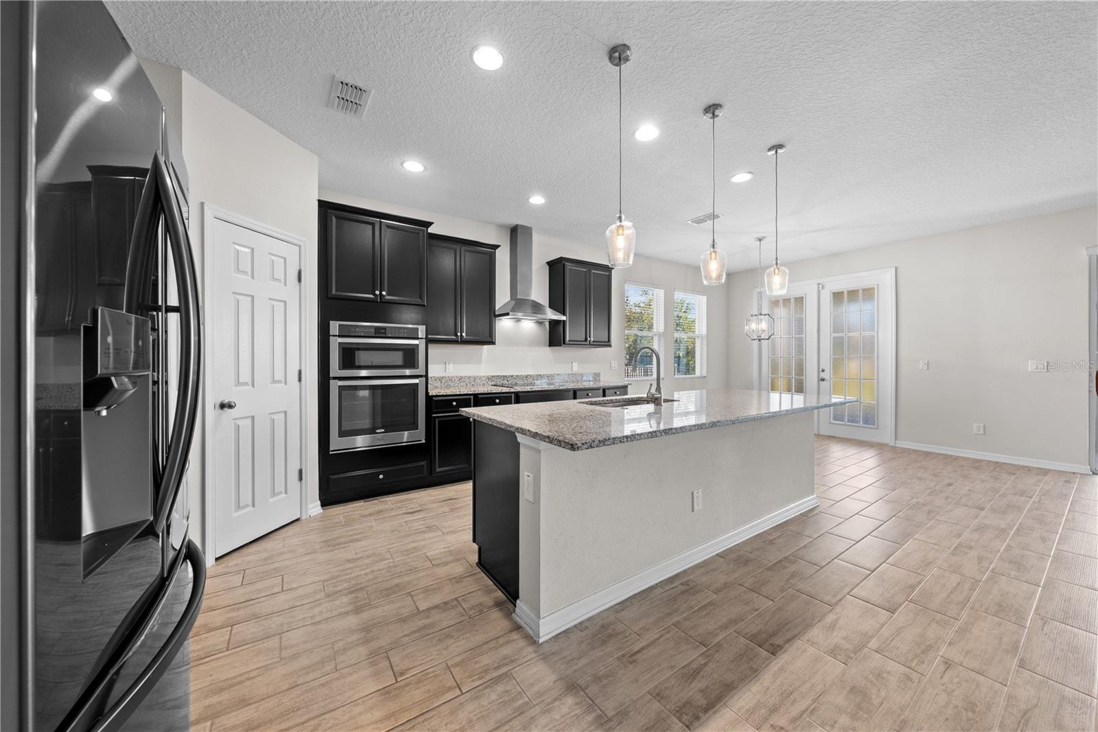 Image 20 of 61 For 1833 Henley Street