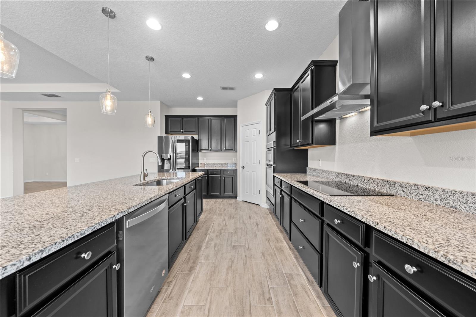 Image 25 of 61 For 1833 Henley Street