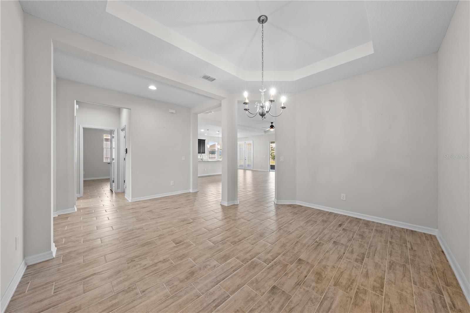 Image 27 of 61 For 1833 Henley Street