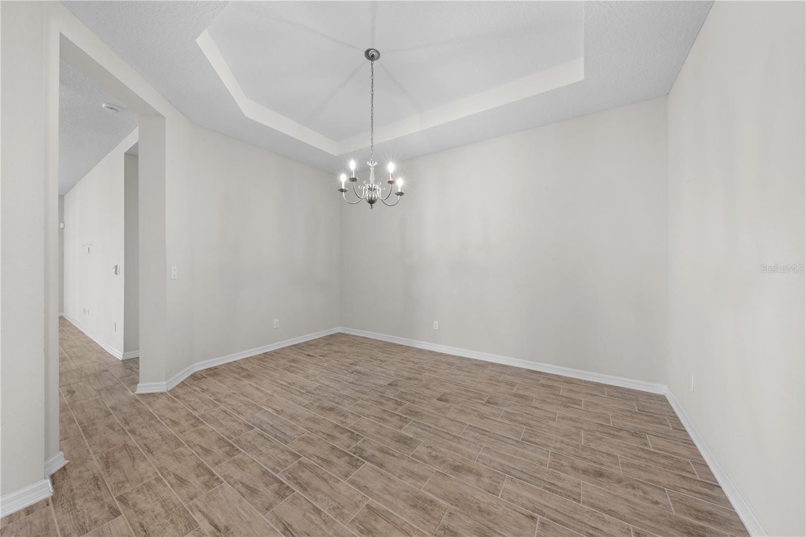 Image 28 of 61 For 1833 Henley Street