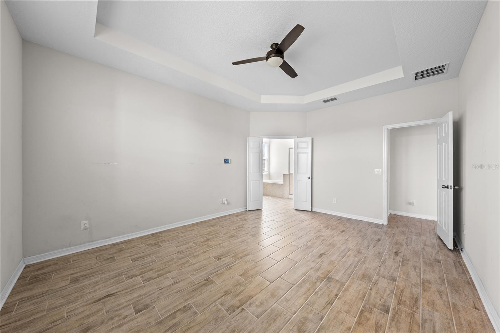 Image 31 of 61 For 1833 Henley Street