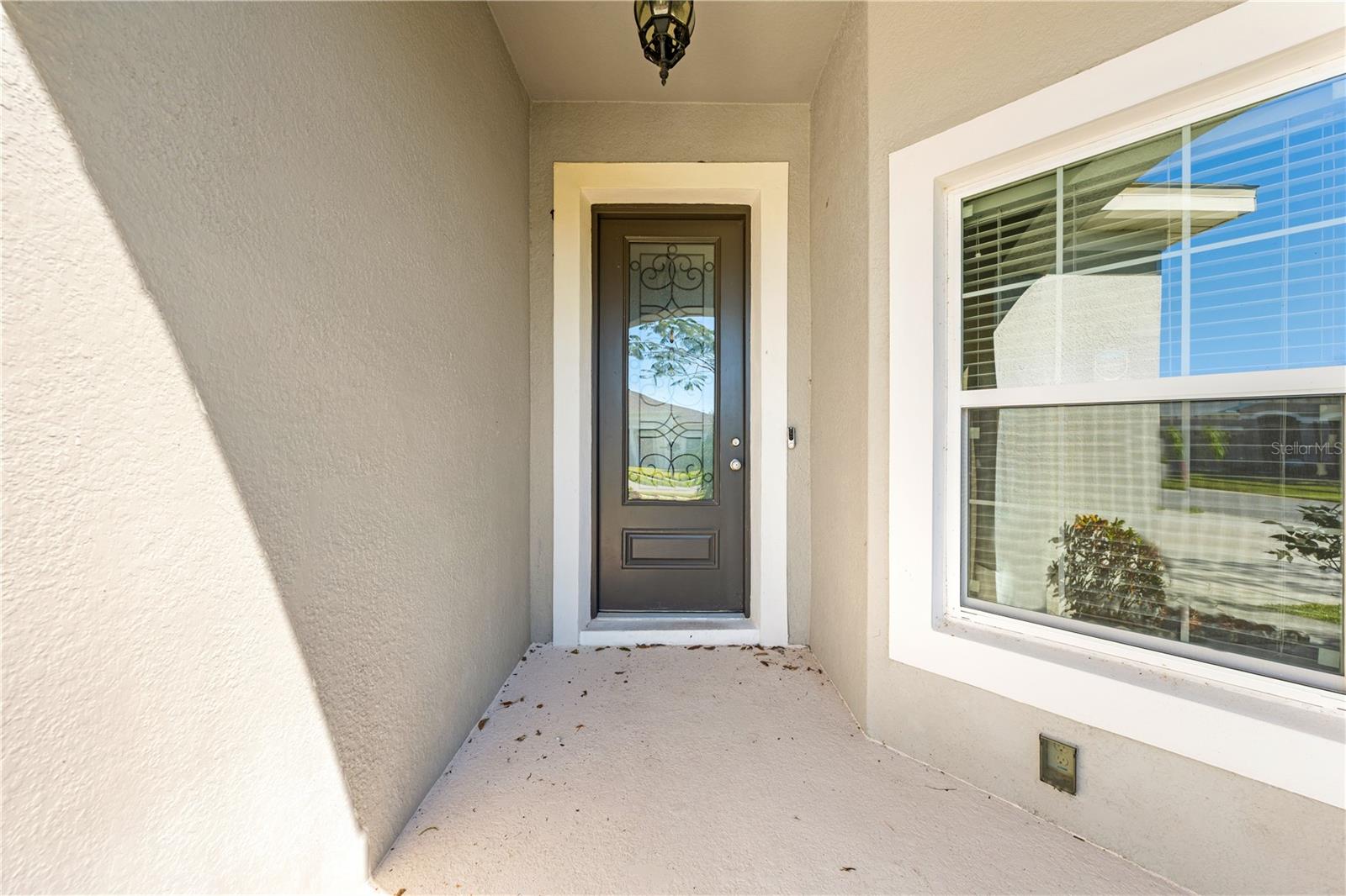 Image 5 of 61 For 1833 Henley Street