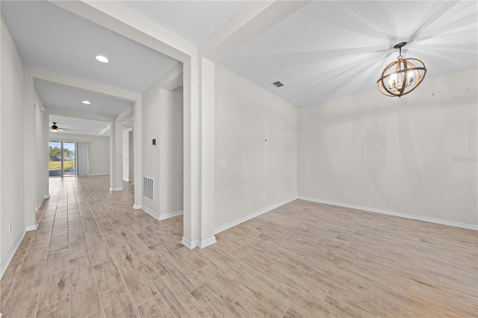 Image 7 of 61 For 1833 Henley Street