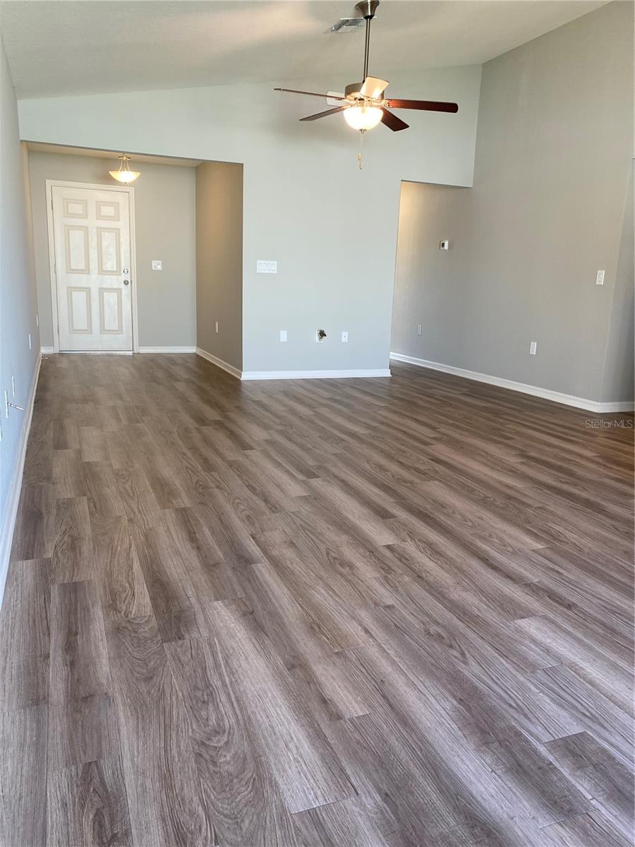 Image 5 of 22 For 217 Cascara Lane