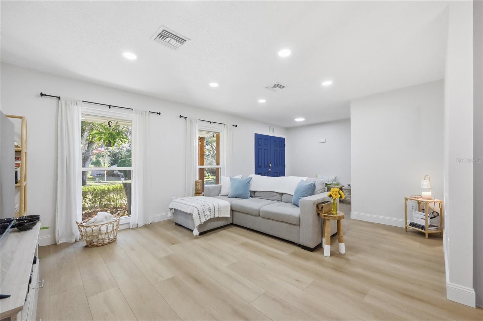 Image 12 of 61 For 512 Garden Heights Drive