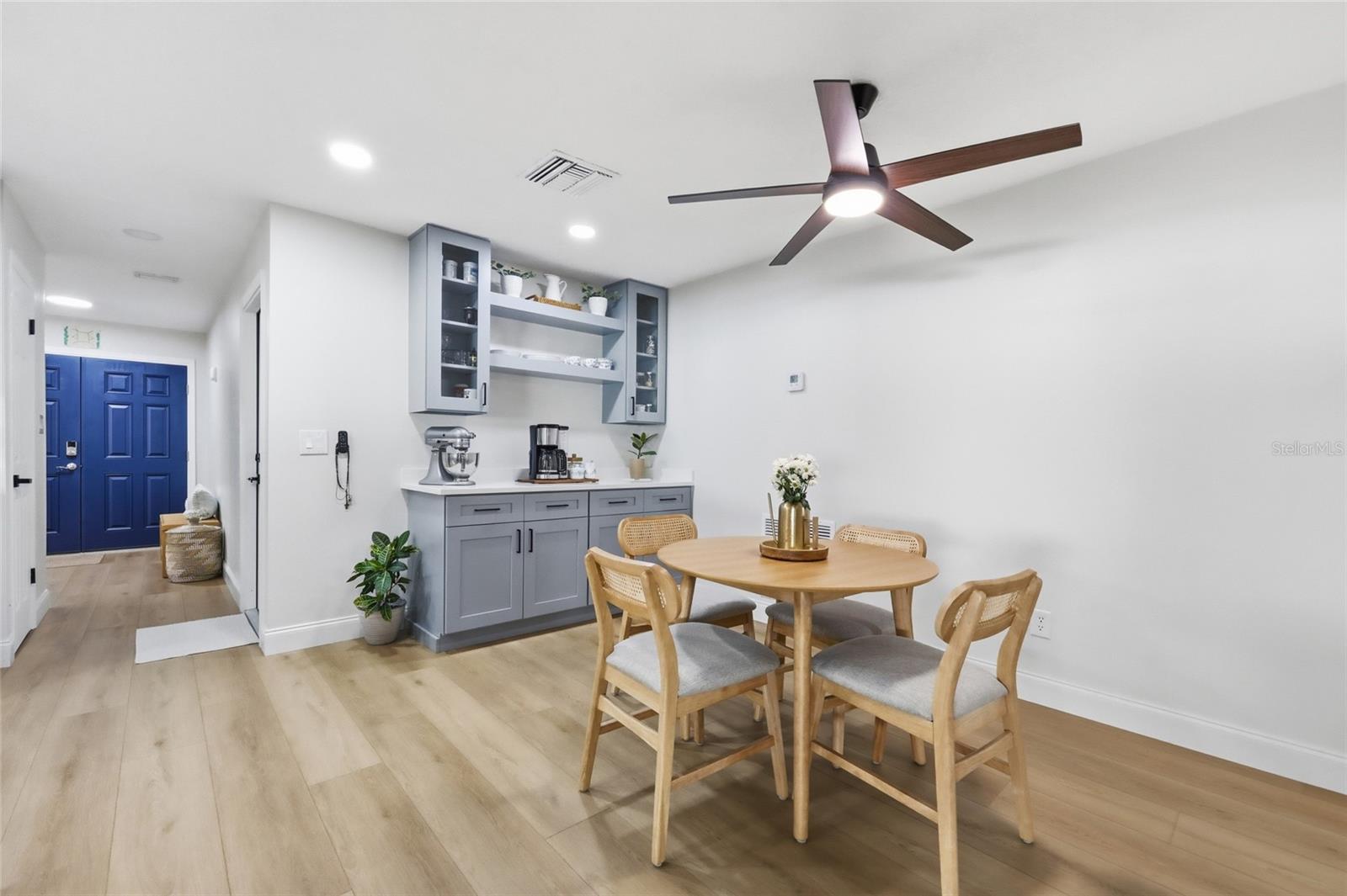 Image 17 of 61 For 512 Garden Heights Drive