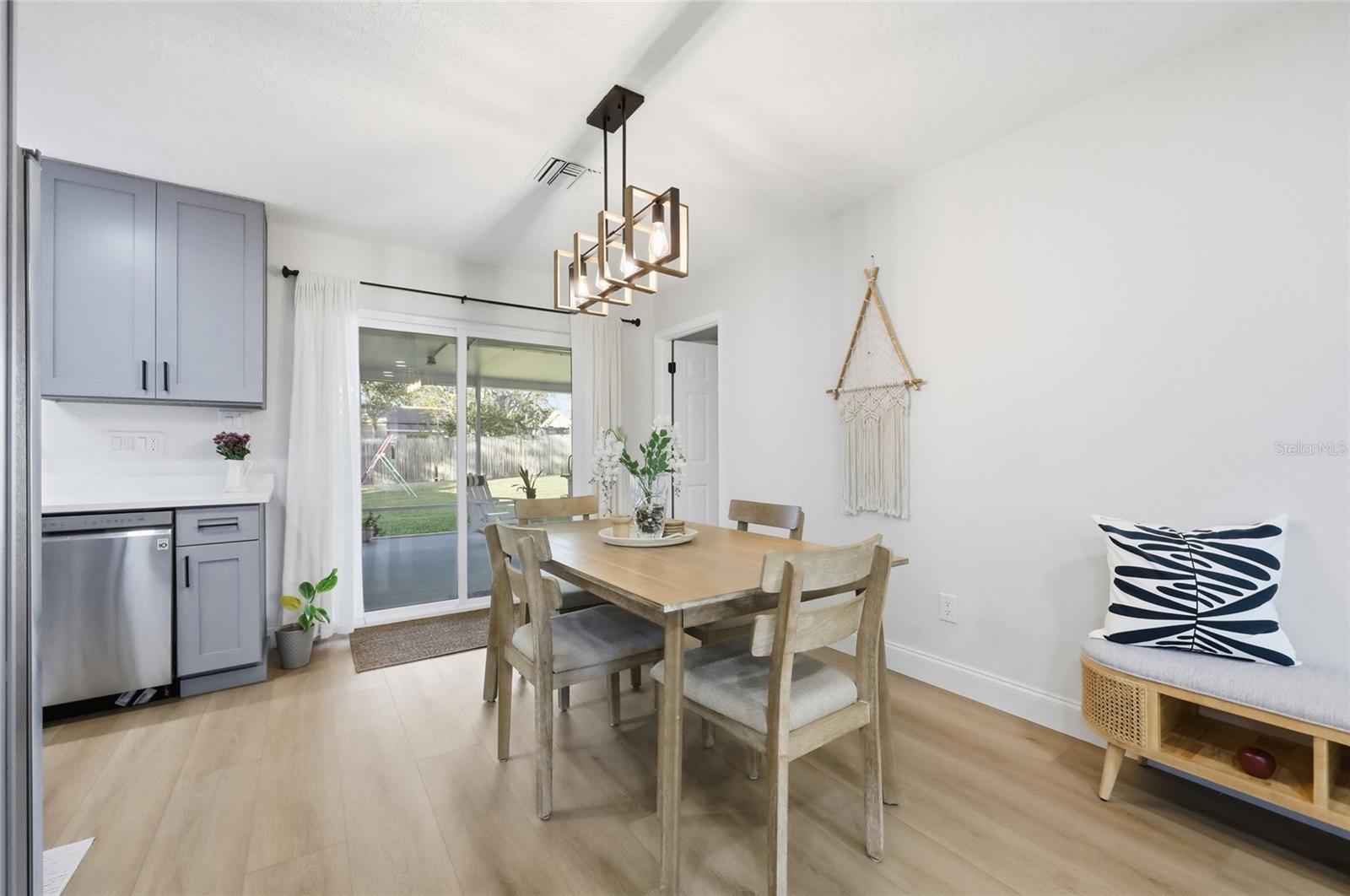 Image 19 of 61 For 512 Garden Heights Drive