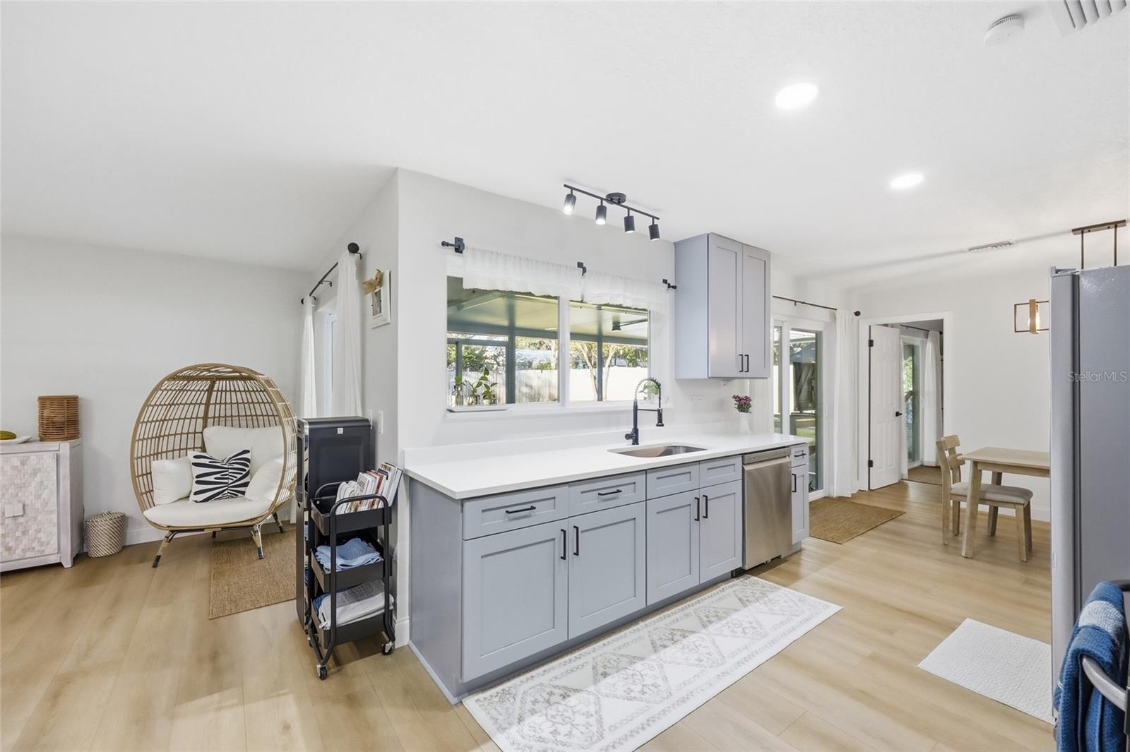 Image 23 of 61 For 512 Garden Heights Drive