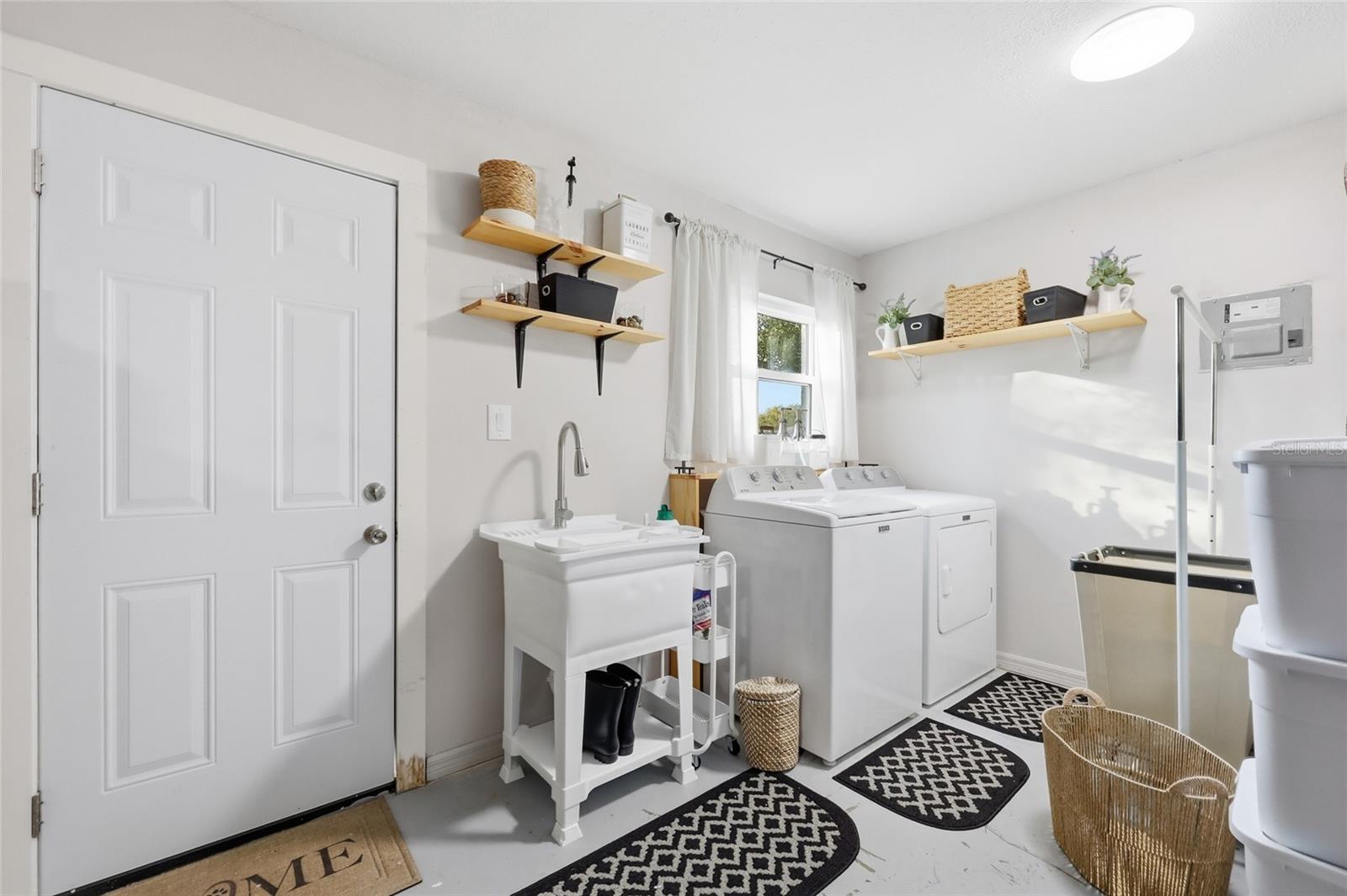 Image 29 of 61 For 512 Garden Heights Drive