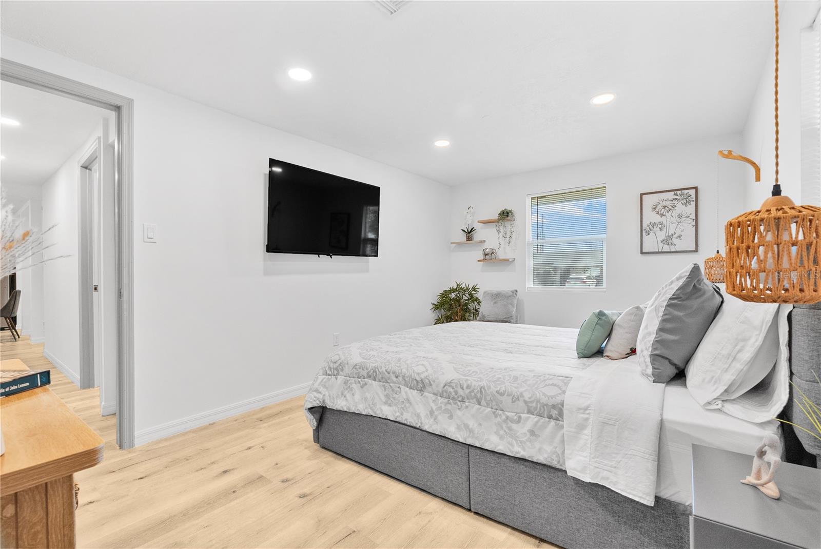 Image 19 of 37 For 1237 Marygon Street