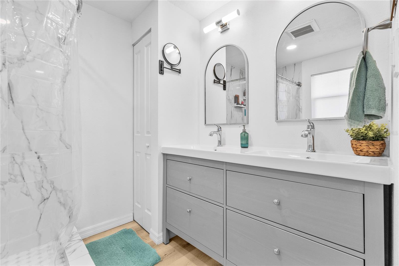 Image 21 of 37 For 1237 Marygon Street