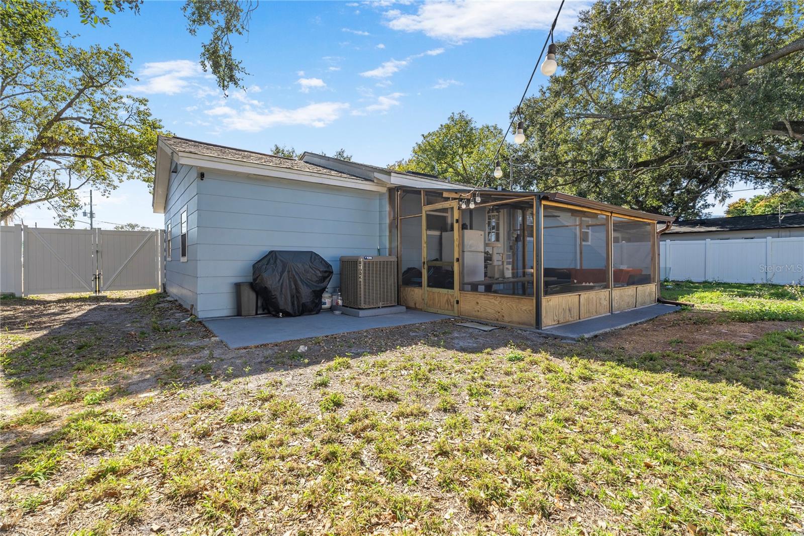 Image 33 of 37 For 1237 Marygon Street