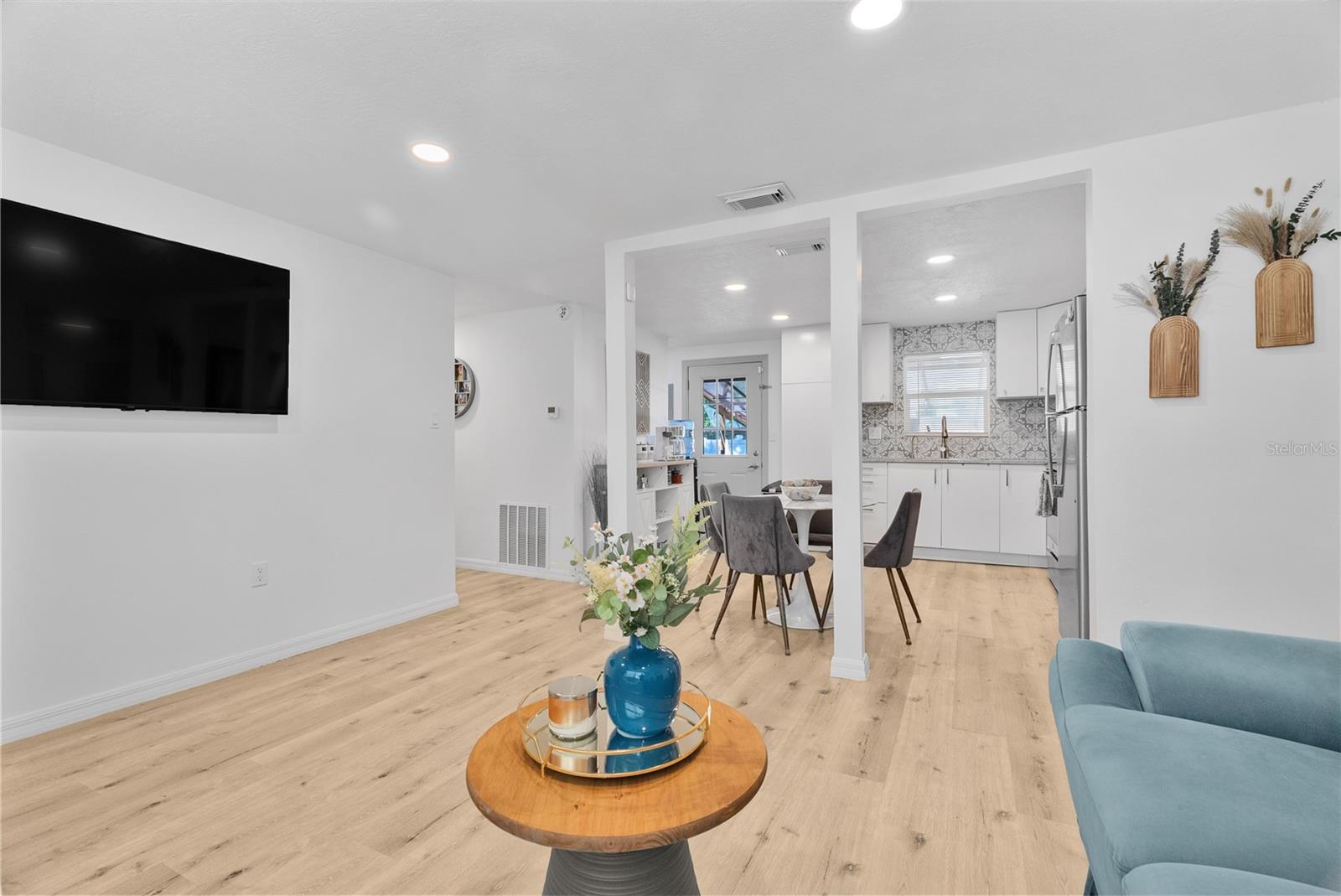 Image 5 of 37 For 1237 Marygon Street