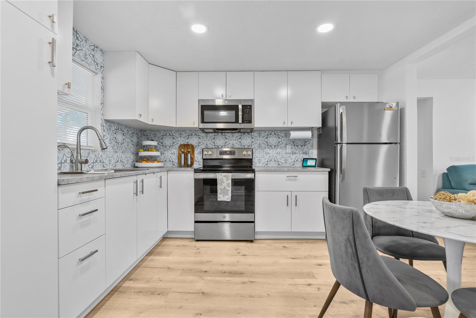 Image 7 of 37 For 1237 Marygon Street