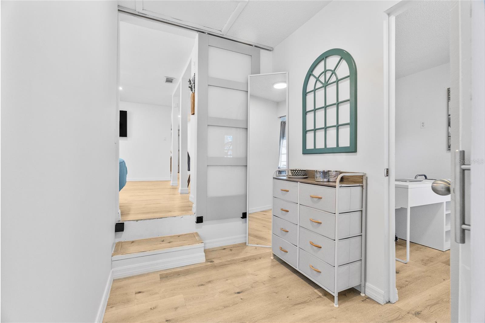 Image 9 of 37 For 1237 Marygon Street