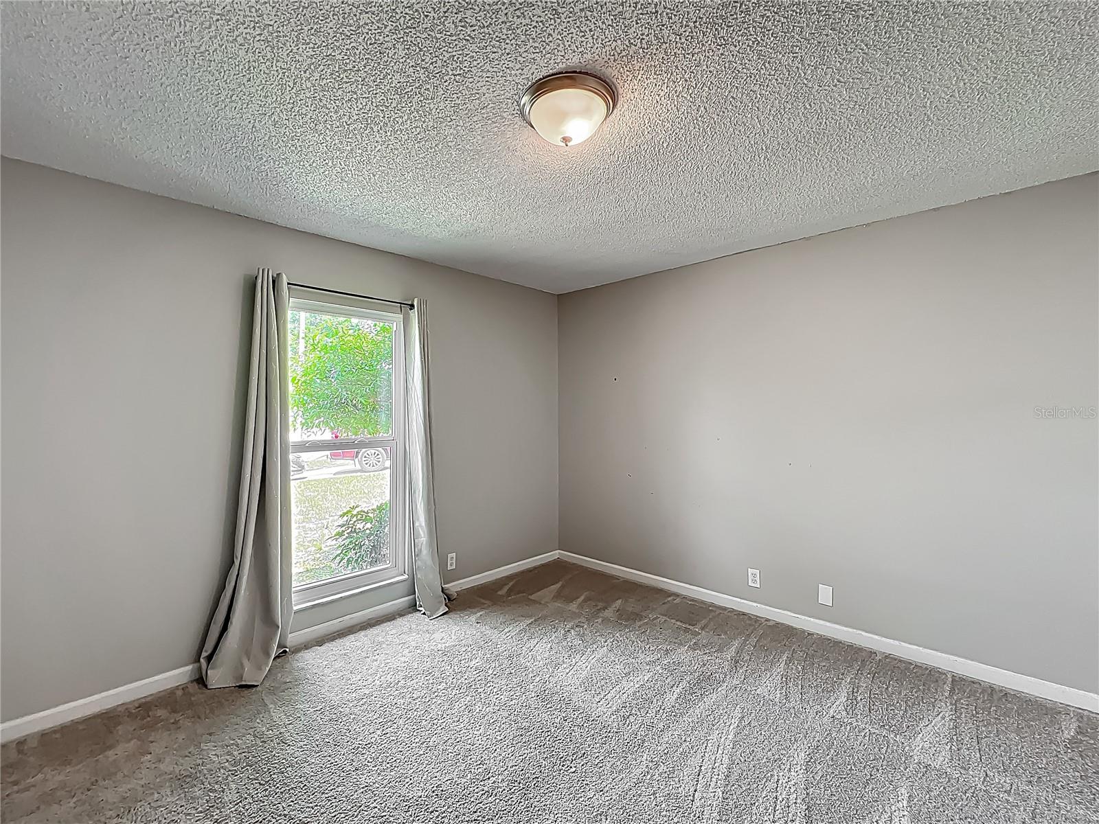 Image 27 of 42 For 340 Vail Drive