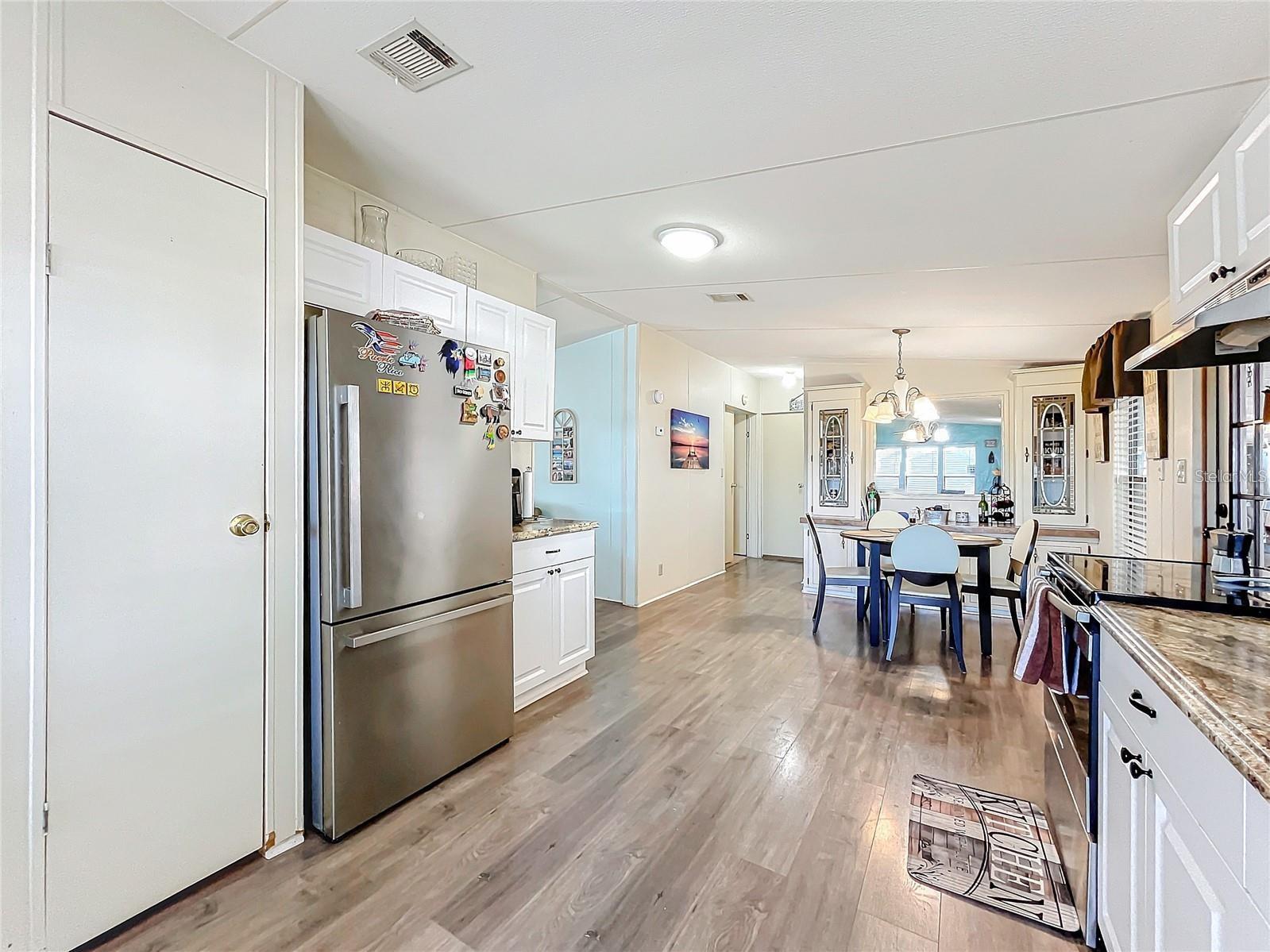 Image 11 of 34 For 6 Cayman Circle