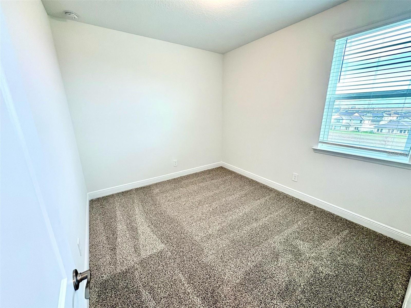 Image 13 of 16 For 5014 Railroad Vine Alley