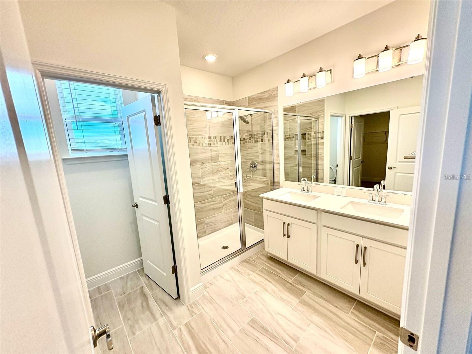 Image 16 of 16 For 5014 Railroad Vine Alley