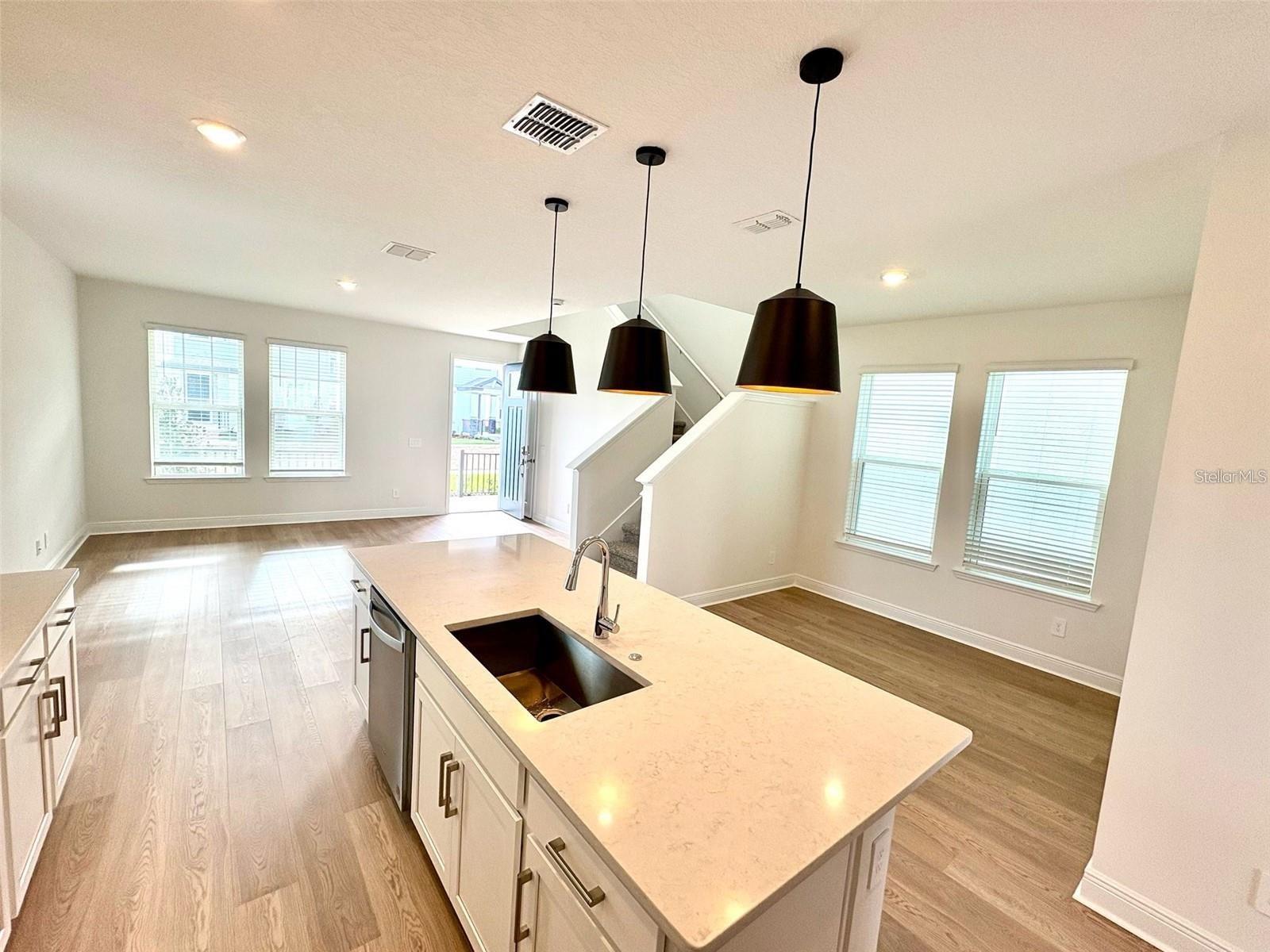 Image 8 of 16 For 5014 Railroad Vine Alley