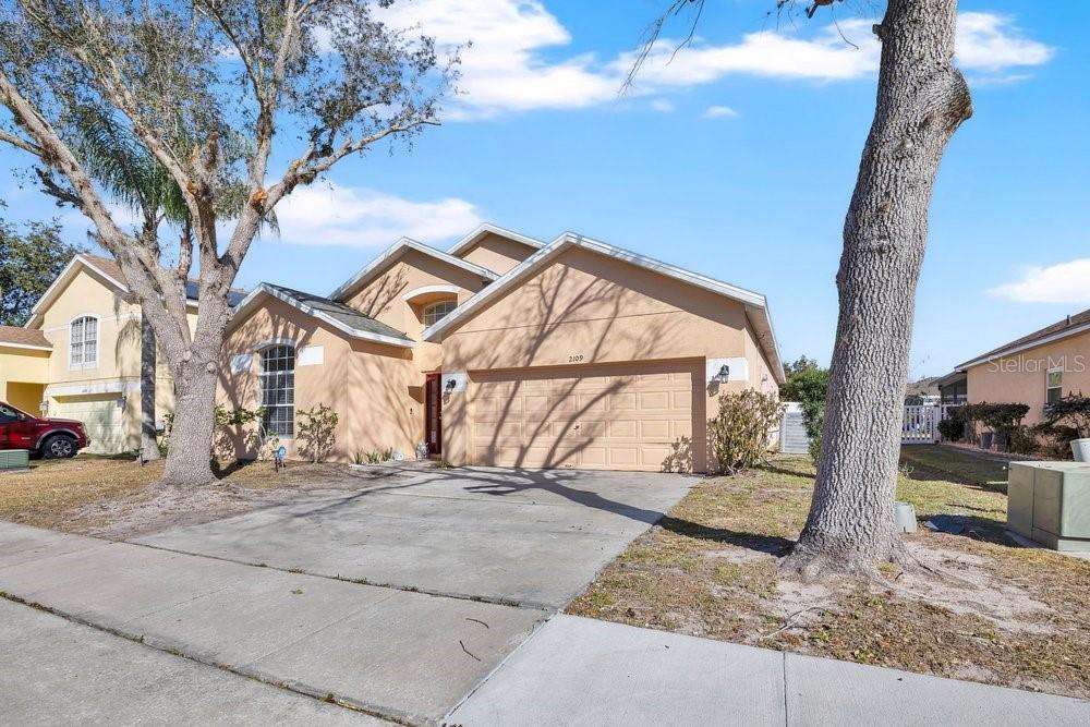 Image 3 of 25 For 2109 Woodsedge Drive