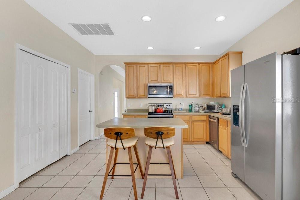 Image 8 of 25 For 2109 Woodsedge Drive