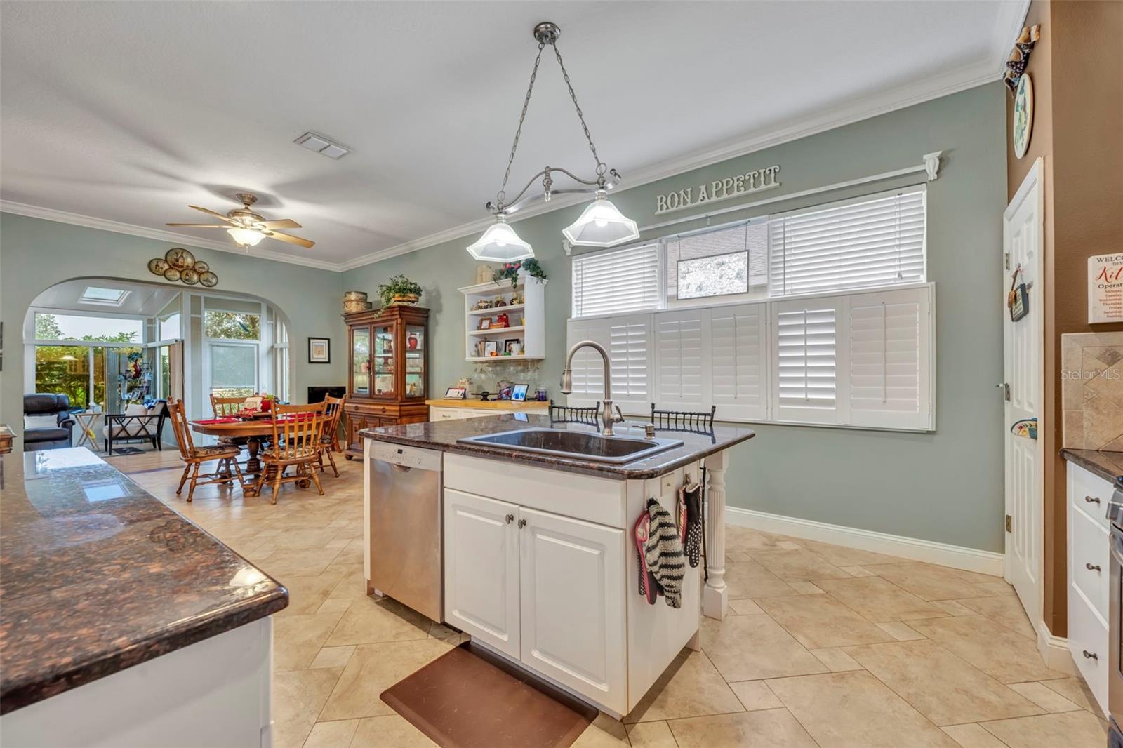 Image 19 of 36 For 923 Wolf Creek Street