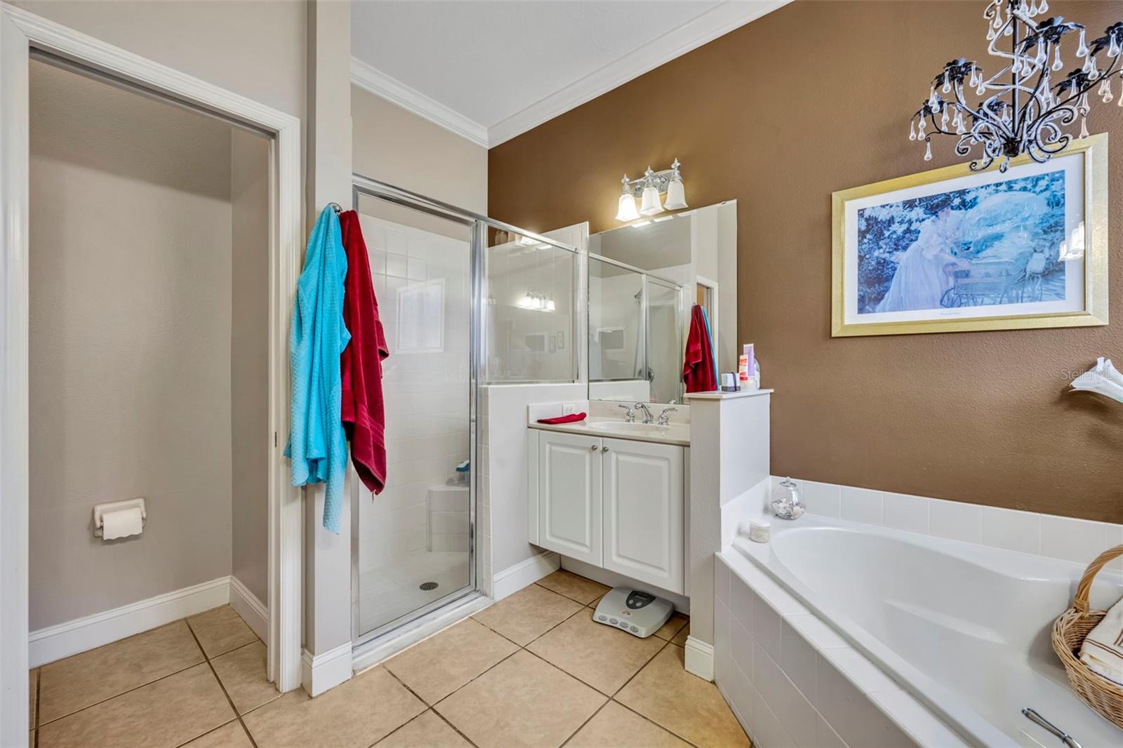 Image 24 of 36 For 923 Wolf Creek Street