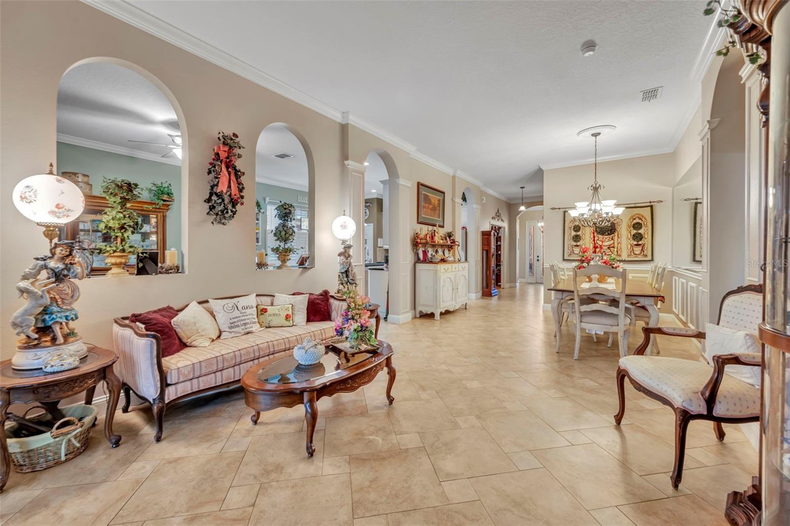 Image 8 of 36 For 923 Wolf Creek Street