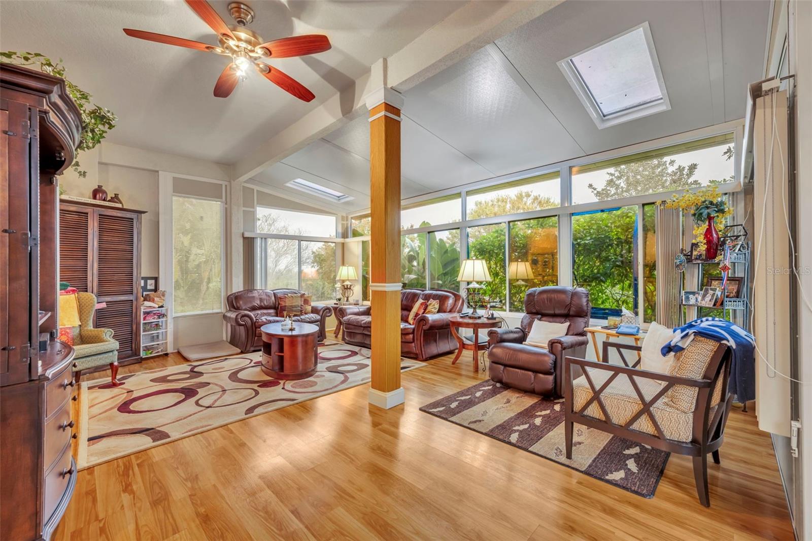 Image 9 of 36 For 923 Wolf Creek Street