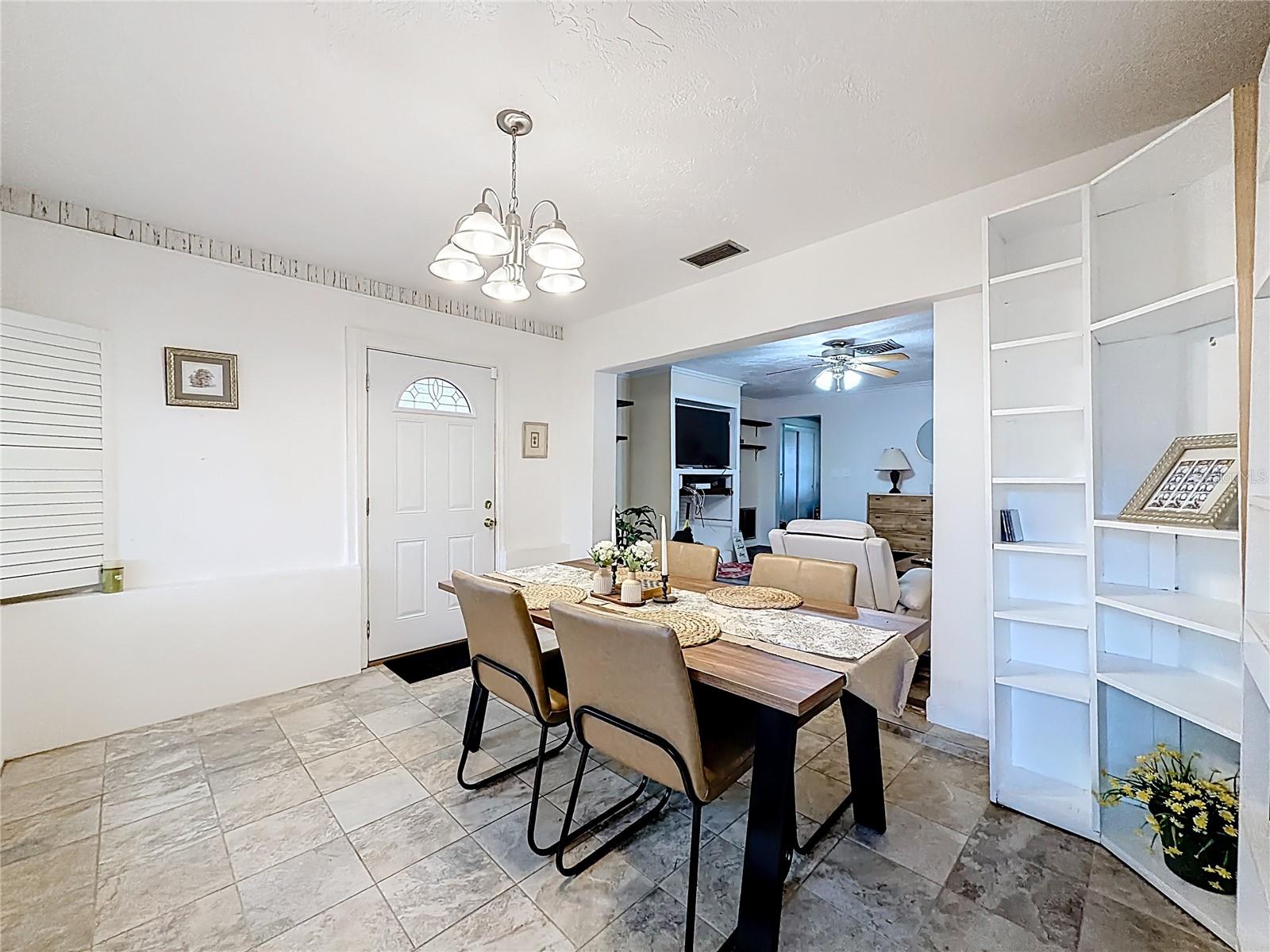 Image 20 of 39 For 762 Barbara Street