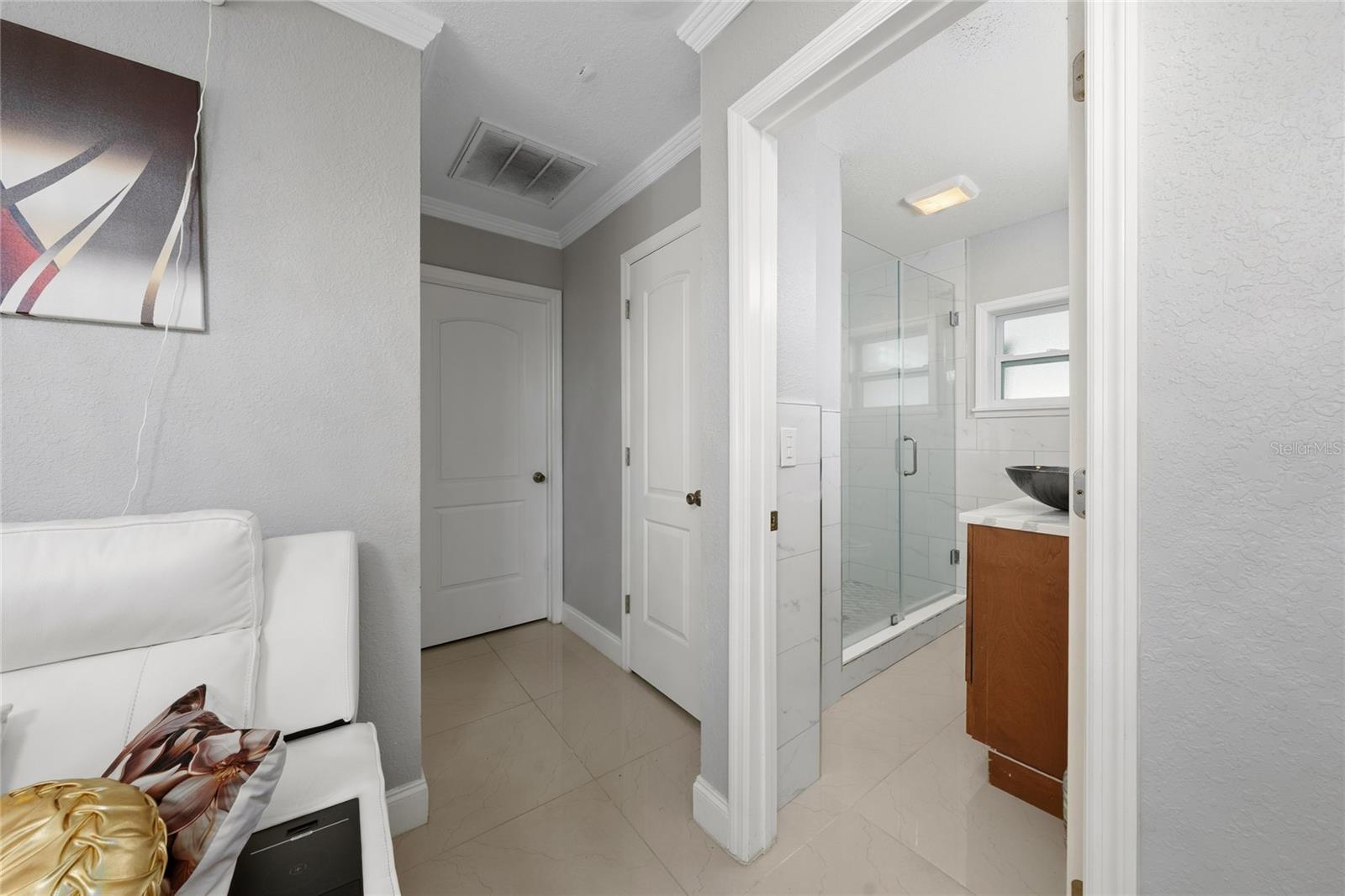 Image 12 of 22 For 308 Tarawa Street