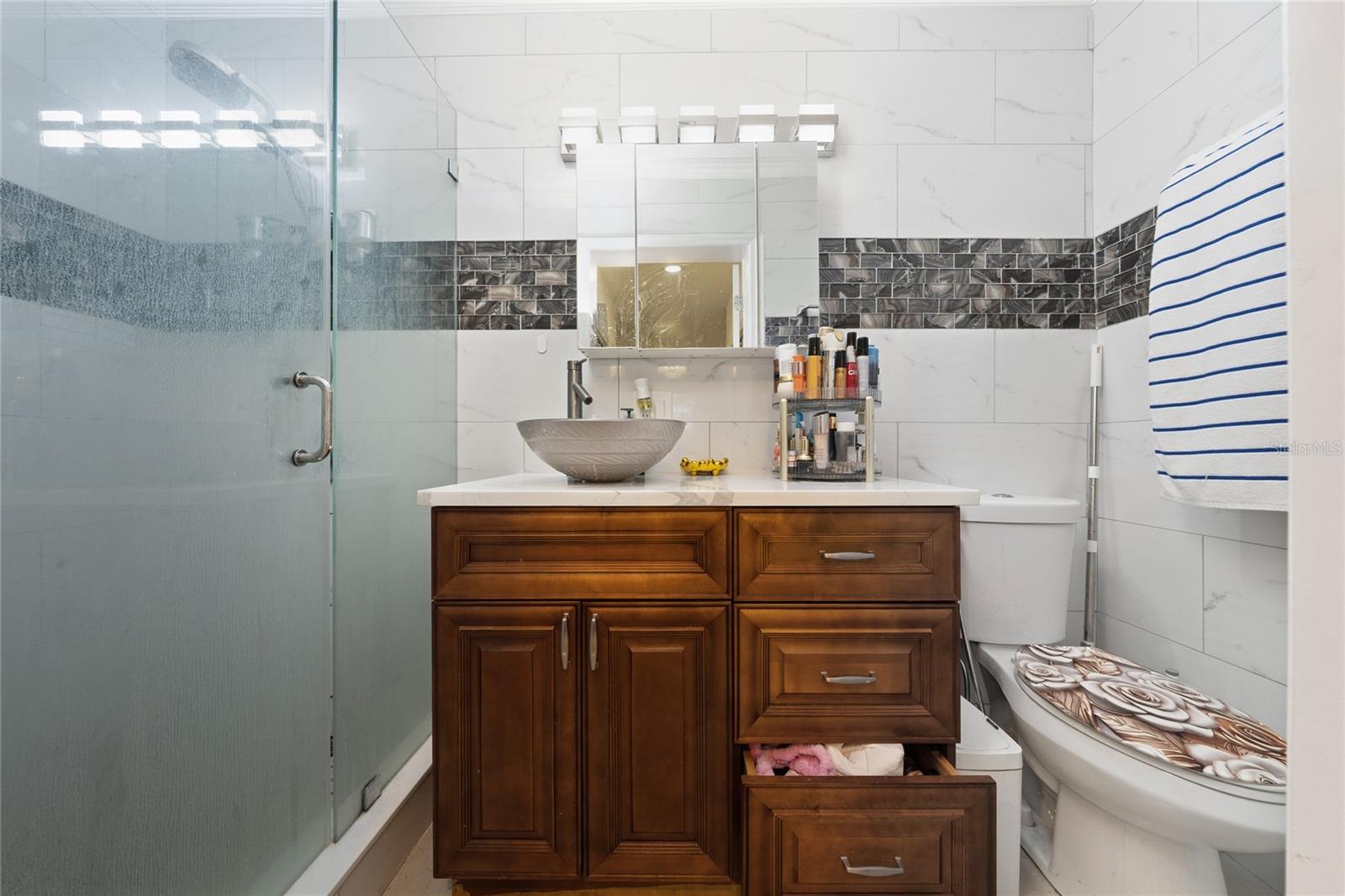 Image 13 of 22 For 308 Tarawa Street