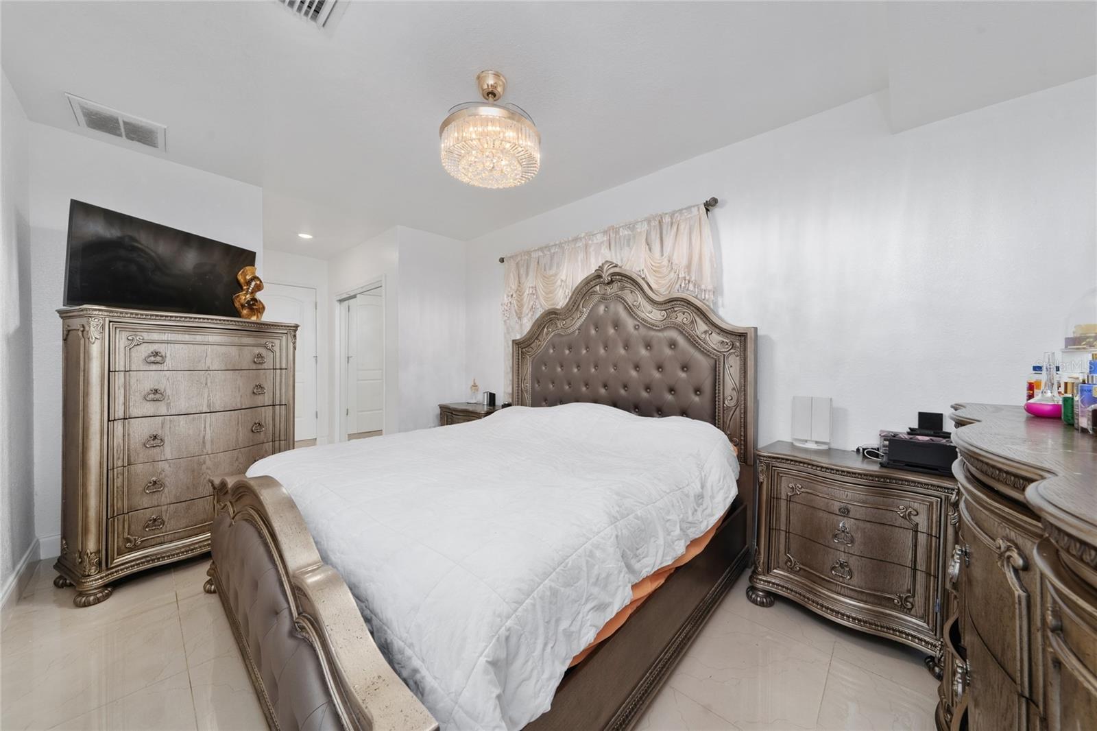 Image 15 of 22 For 308 Tarawa Street