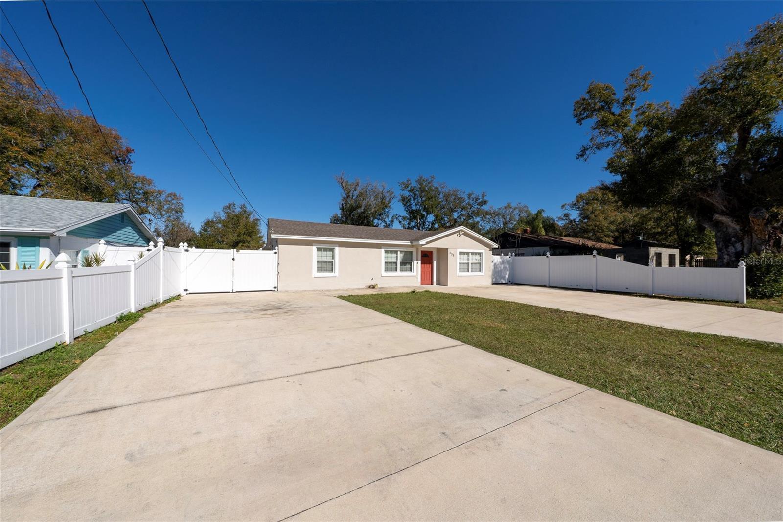 Image 4 of 22 For 308 Tarawa Street