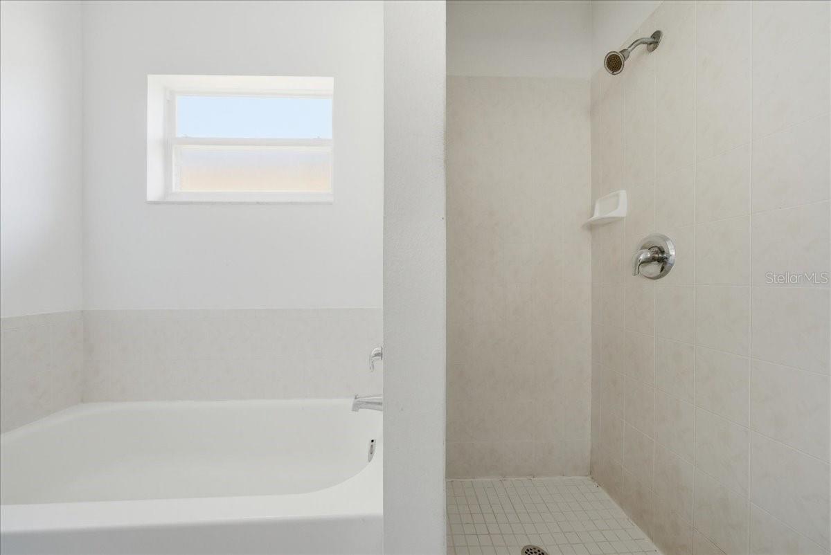 Image 11 of 29 For 7962 Niagara Falls Court