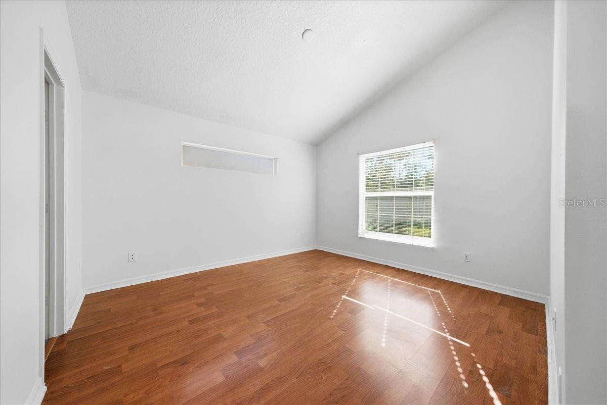 Image 14 of 29 For 7962 Niagara Falls Court