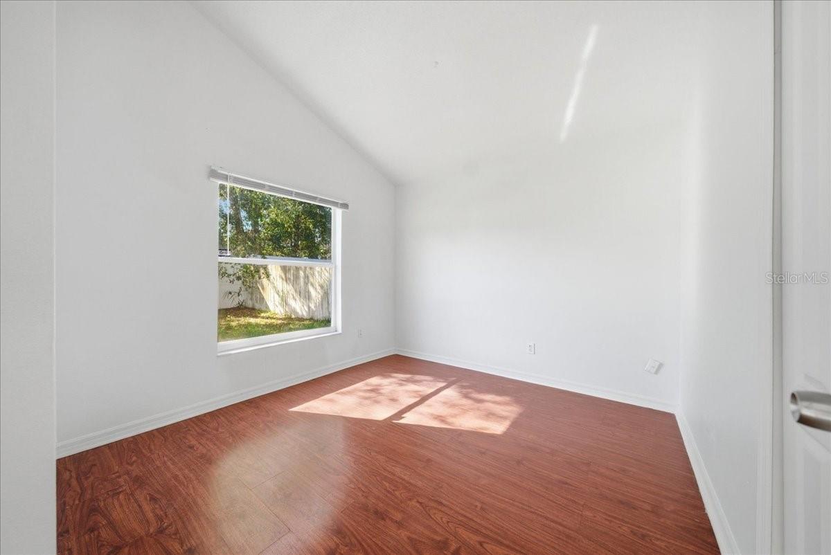 Image 15 of 29 For 7962 Niagara Falls Court