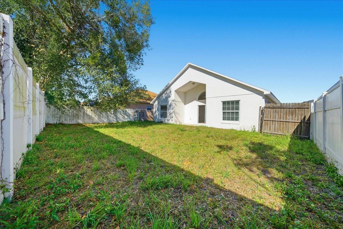 Image 27 of 29 For 7962 Niagara Falls Court