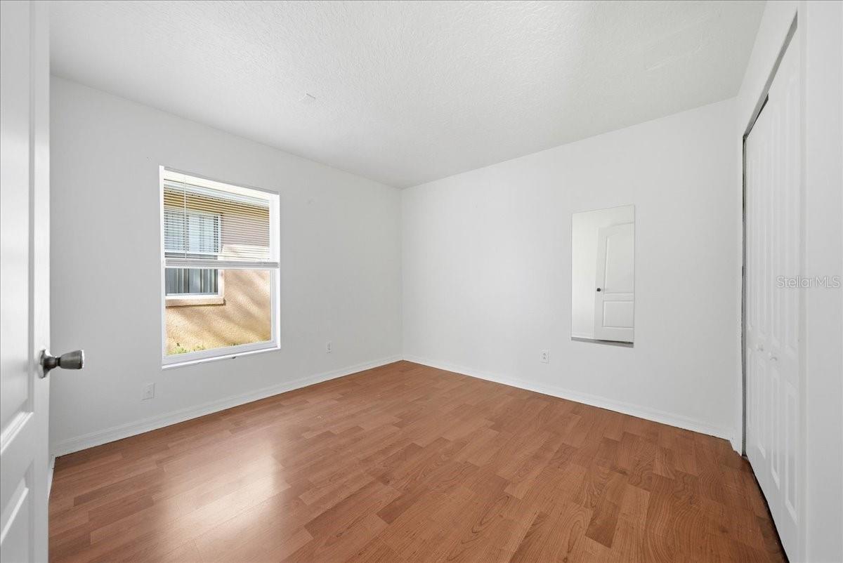 Image 8 of 29 For 7962 Niagara Falls Court