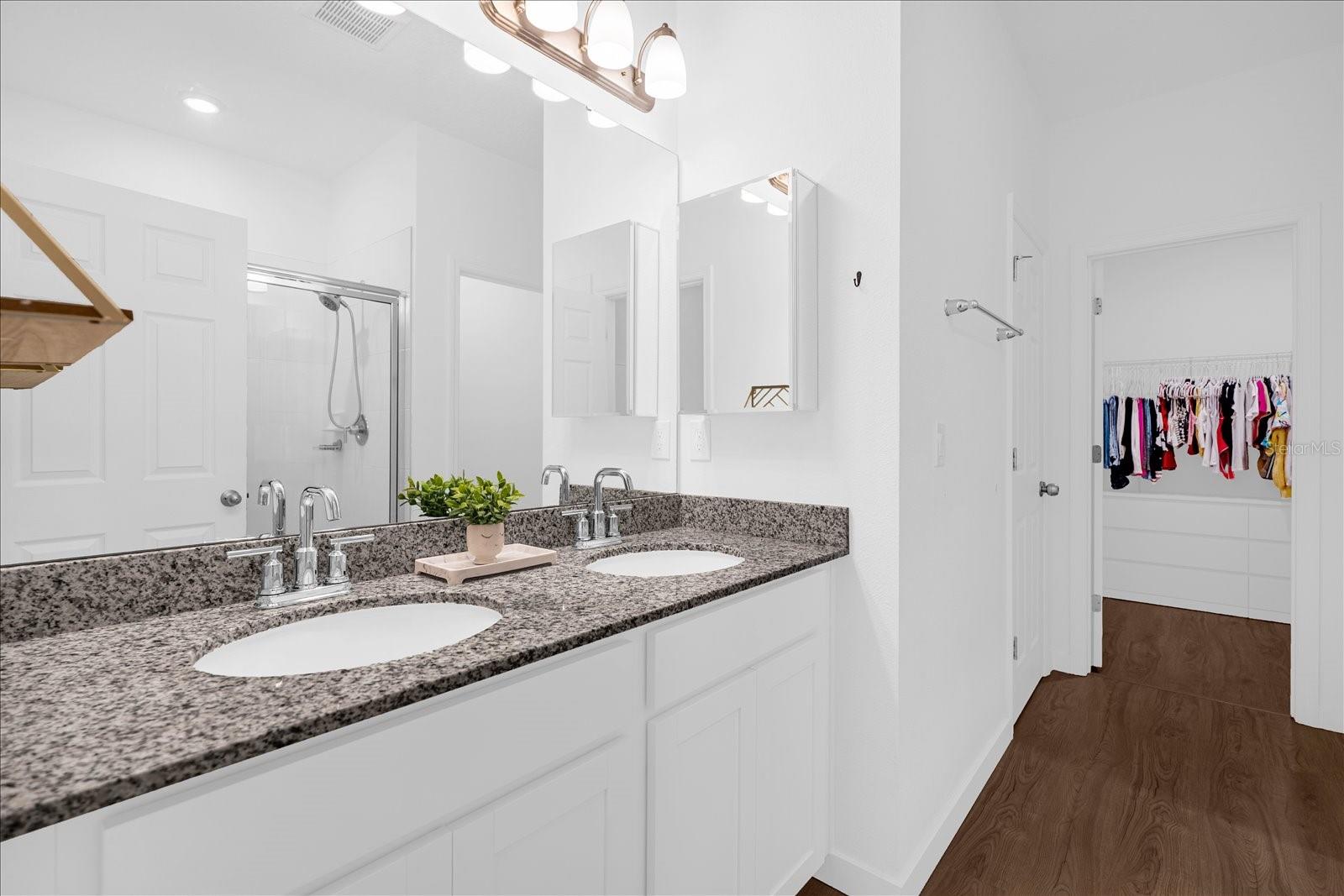 Image 16 of 37 For 15661 Willow Arbor Circle