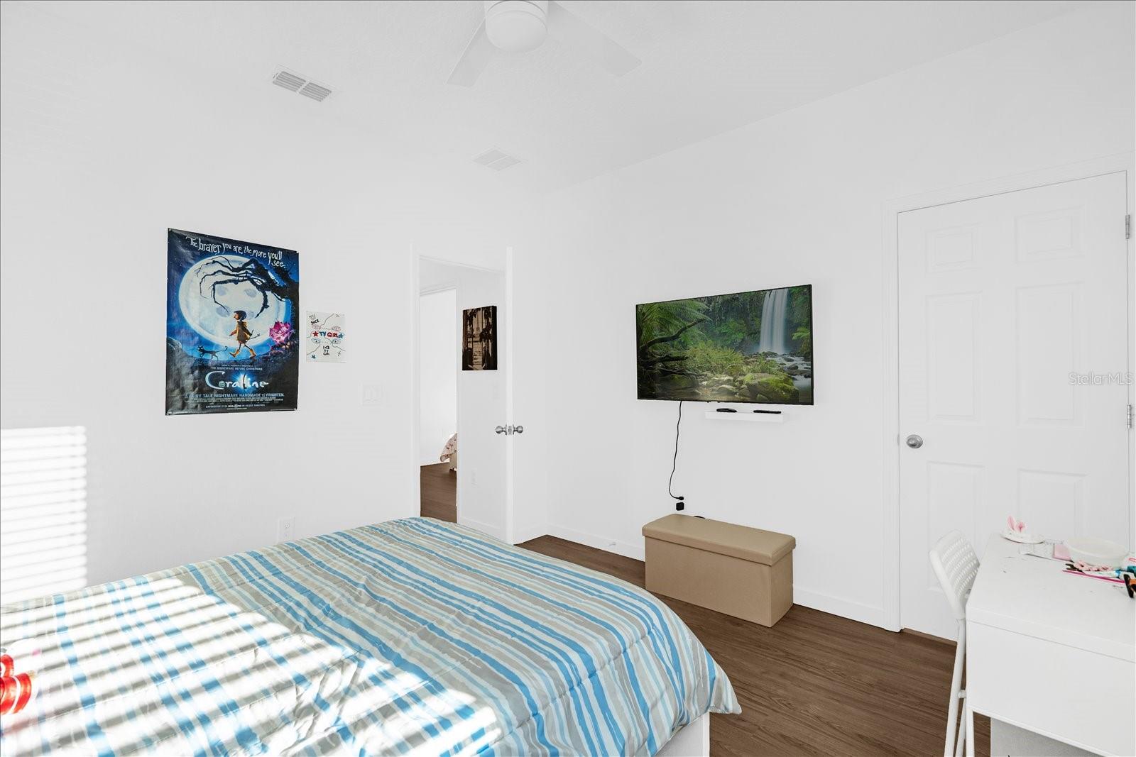 Image 23 of 37 For 15661 Willow Arbor Circle