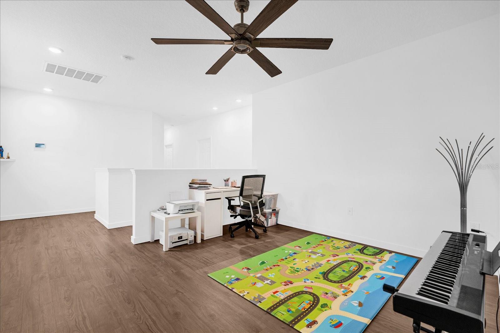 Image 25 of 37 For 15661 Willow Arbor Circle