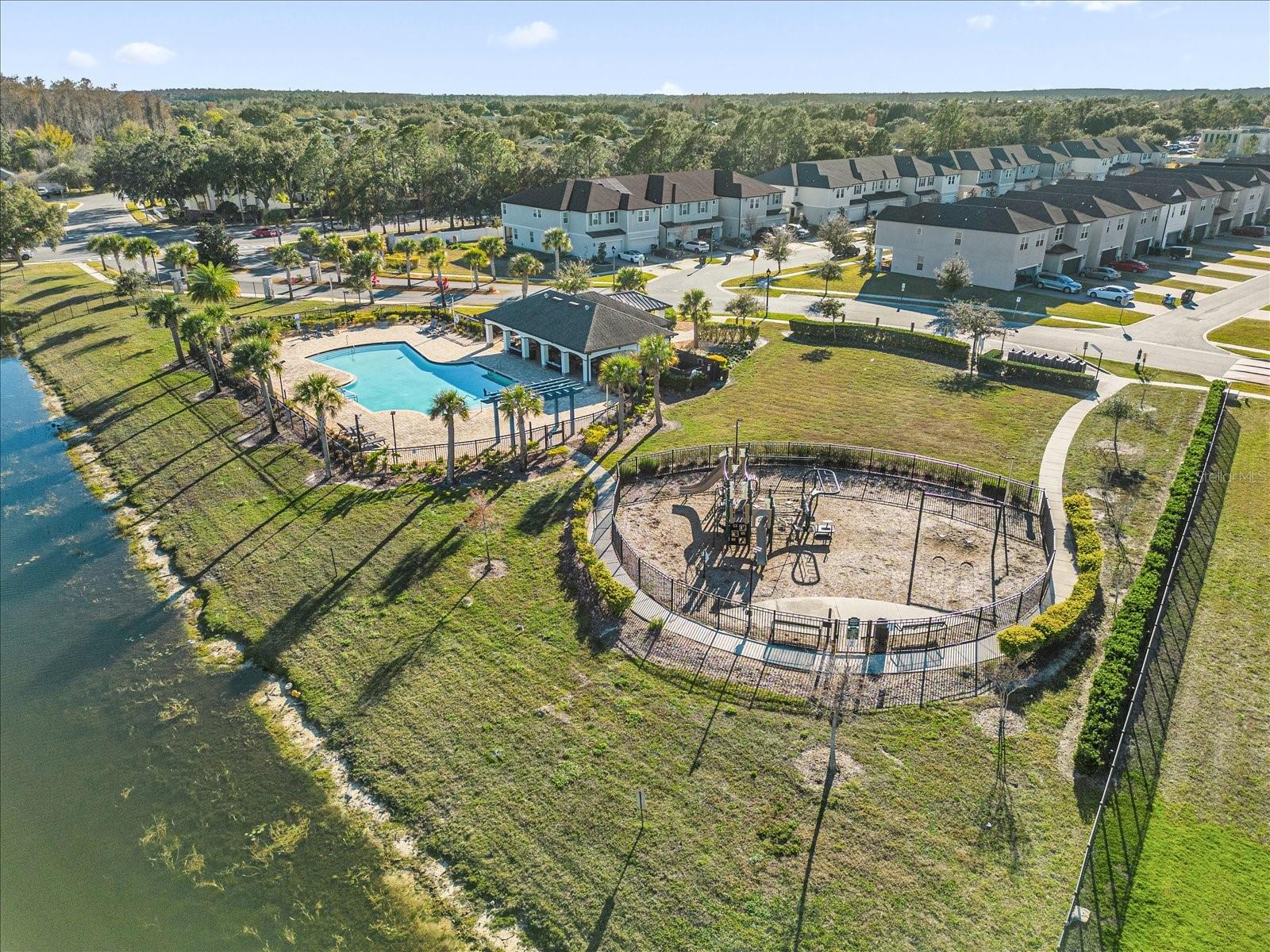 Image 33 of 37 For 15661 Willow Arbor Circle